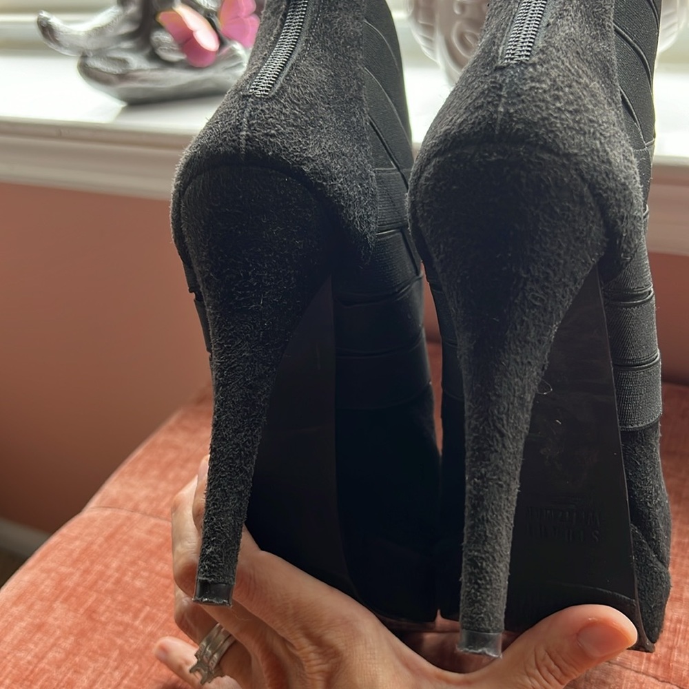 Authentic Stuart Weitzman Suede Heeled Bootie Siz… - image 4